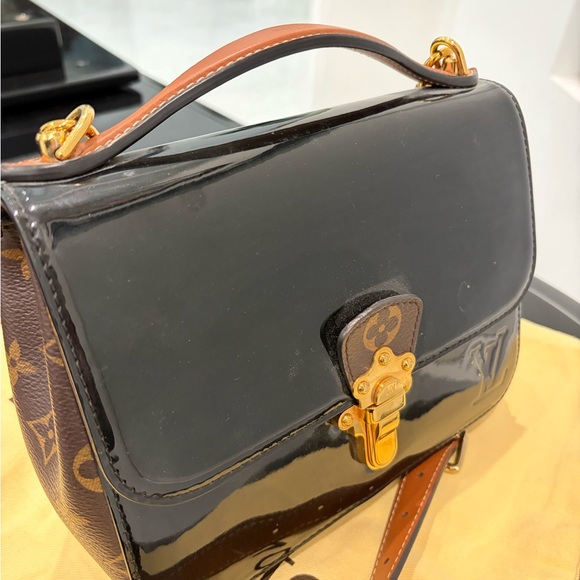 Louis Vuitton Glossy Black Shoulder Bag - Picture 10 of 10